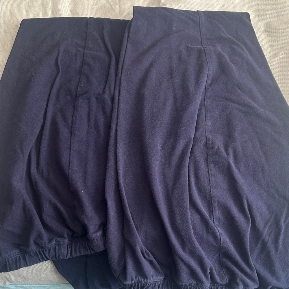 2 pairs dark blue leggings
